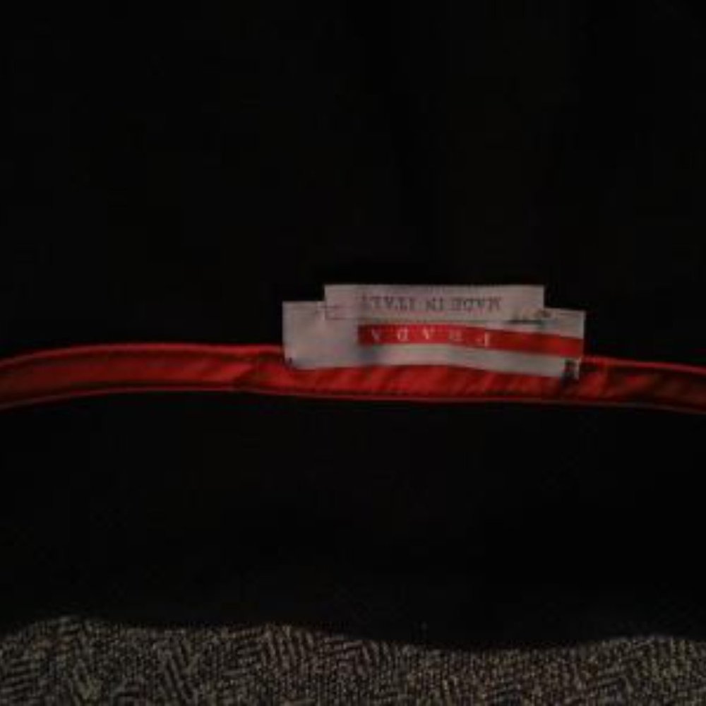 Prada - Picture 6 of 7